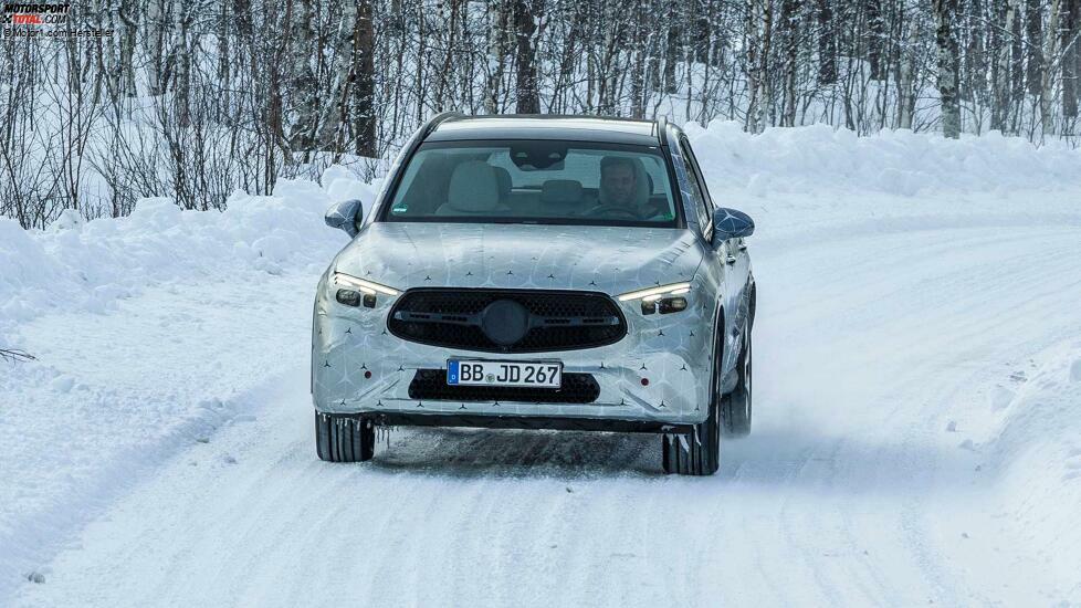 Mercedes GLC (2022) als Prototyp bei der Wintererprobung