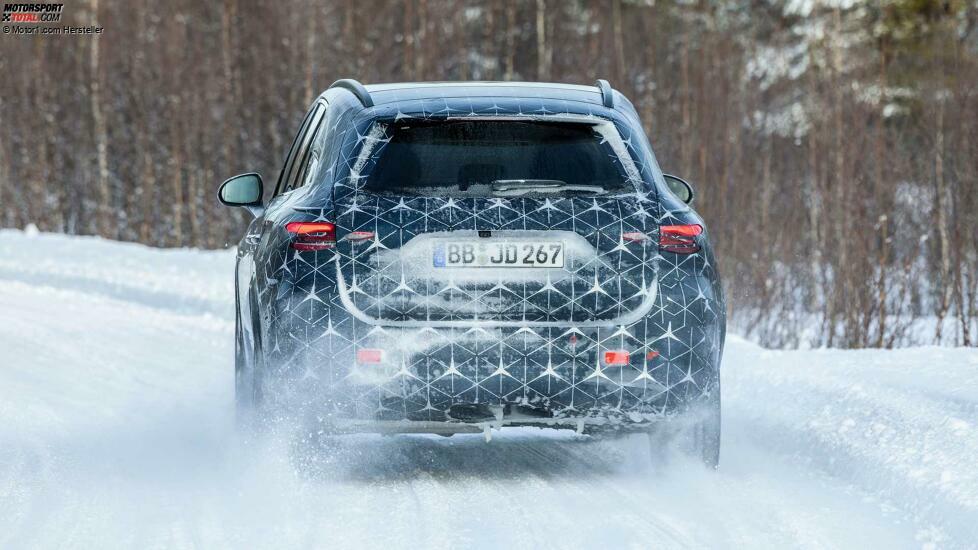 Mercedes GLC (2022) als Prototyp bei der Wintererprobung