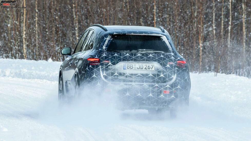 Mercedes GLC (2022) als Prototyp bei der Wintererprobung