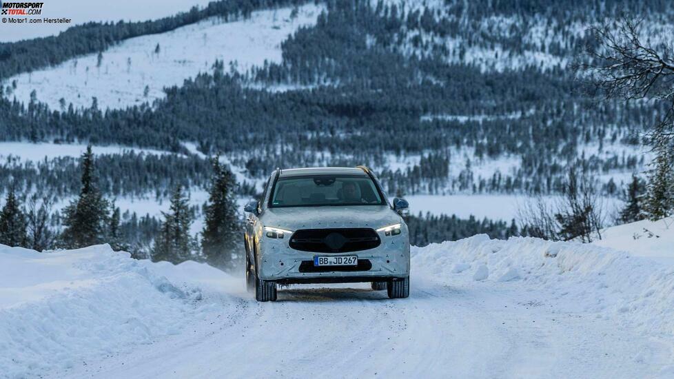 Mercedes GLC (2022) als Prototyp bei der Wintererprobung