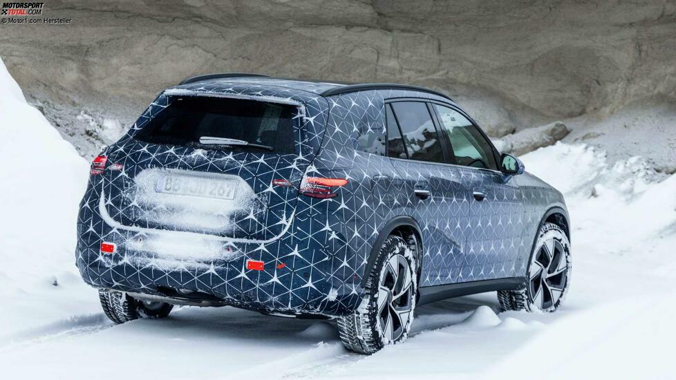 Mercedes GLC (2022) als Prototyp bei der Wintererprobung