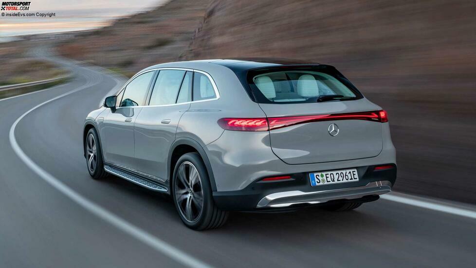 Mercedes EQS SUV in Alpingrau (2023)