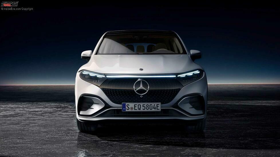 Mercedes EQS SUV in Diamantweiß, Studioaufnahme (2023)