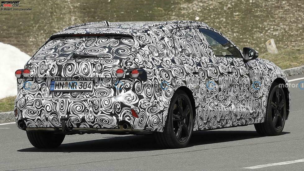 Audi A4 Avant (2023) als Erlkönig