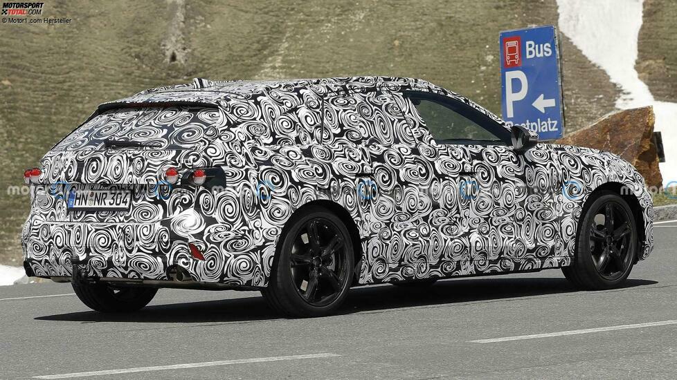 Audi A4 Avant (2023) als Erlkönig