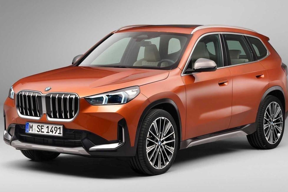 Fast zeitgleich bekommt das SUV mit dem iX1 einen rein elektrischen Ableger