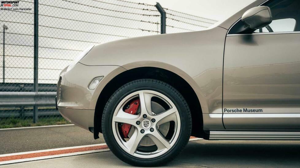 Porsche Cayenne Turbo S E1