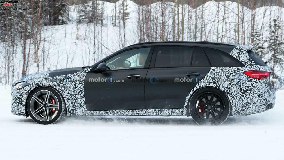 Mercedes-AMG C 63 (2022) als Limousine und Kombi erwischt