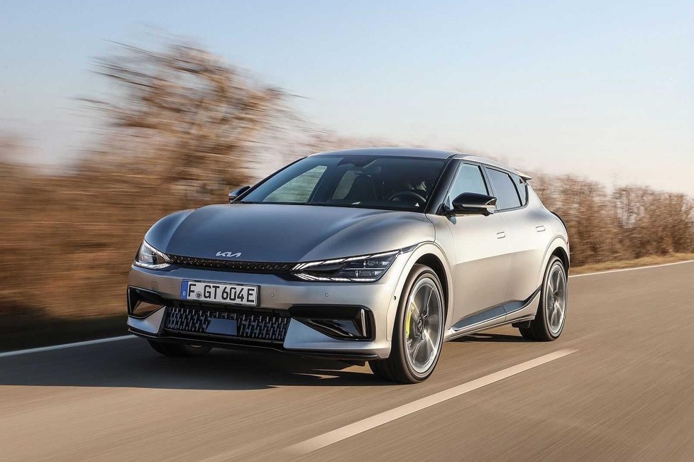 Wie schlägt sich der 430-kW-Bolide gegen Tesla Model Y Performance, Ford Mustang Mach-E GT und BMW i4 M50?