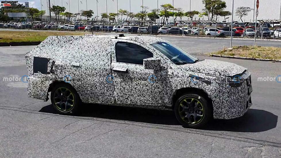 Fiat Fastback (2023) als Erlkönig