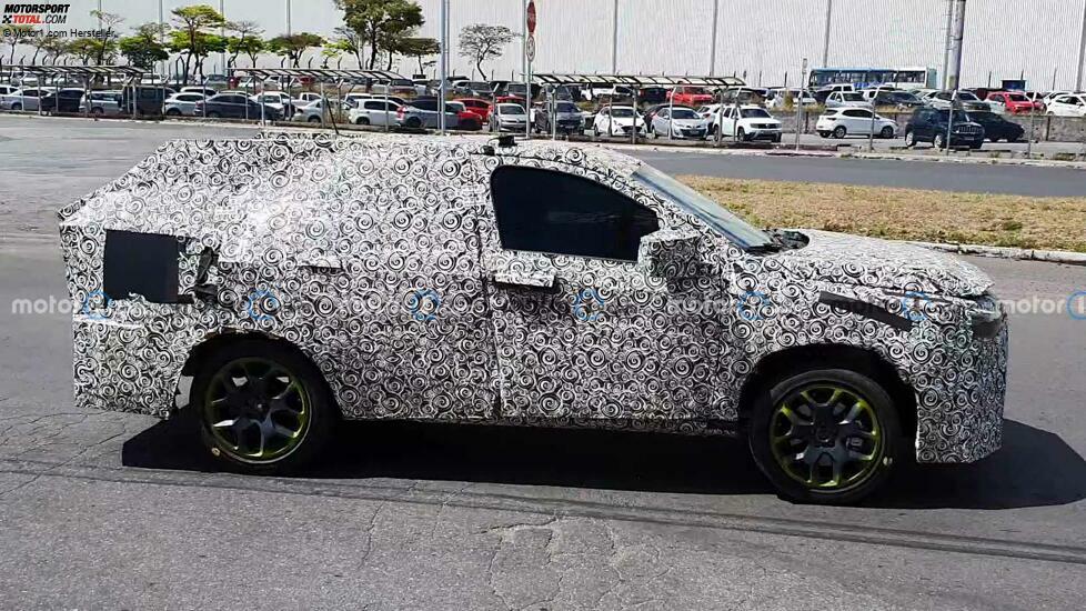 Fiat Fastback (2023) als Erlkönig