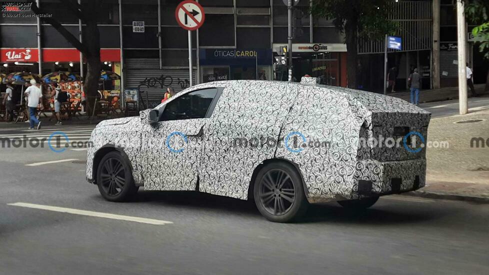 Fiat Fastback (2023) als Erlkönig
