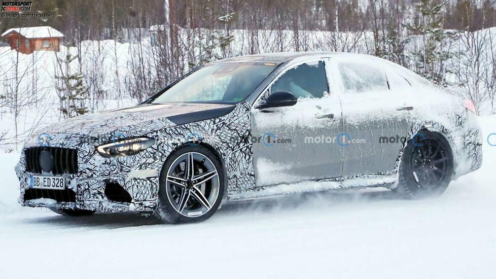 Mercedes-AMG C 63 (2022) als Limousine und Kombi erwischt