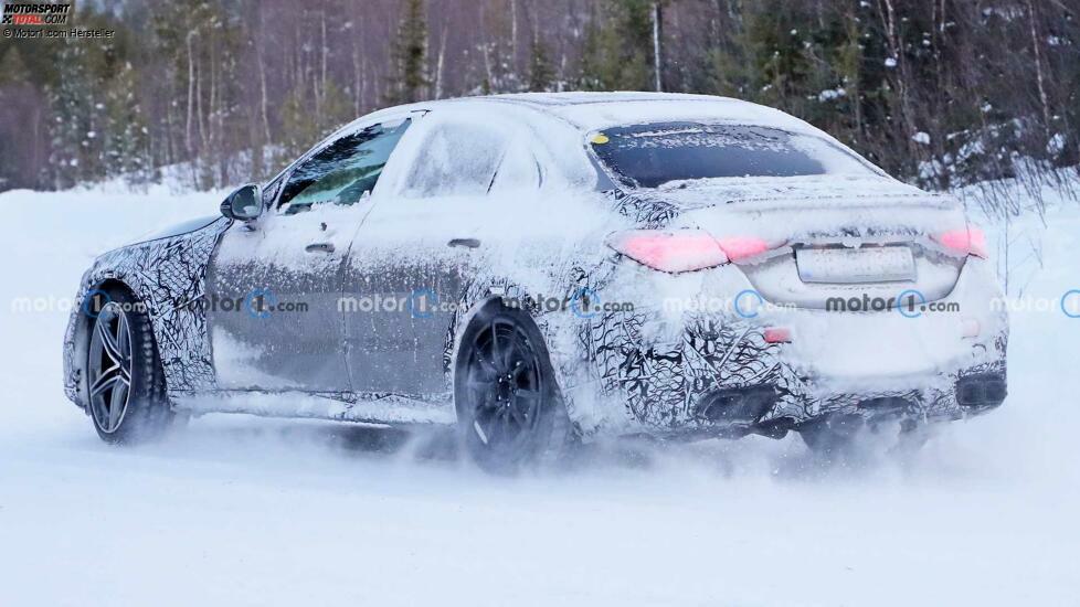 Mercedes-AMG C 63 (2022) als Limousine und Kombi erwischt