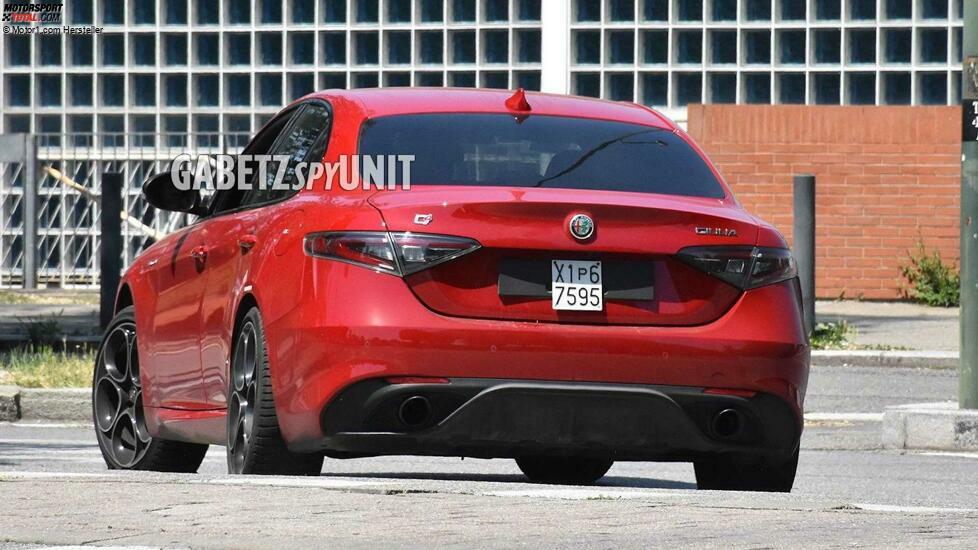 Alfa Romeo Giulia Facelift Spy Shots