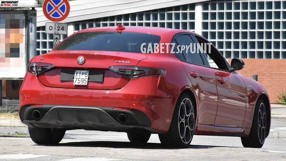 Alfa Romeo Giulia Facelift Spy Shots