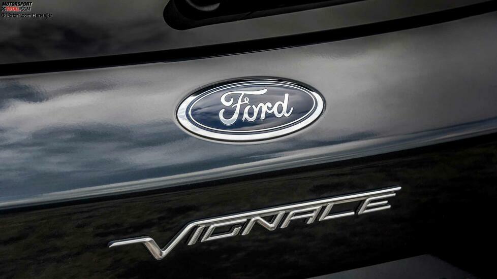 Ford Kuga Vignale EcoBlue Hybrid (2020) On Location