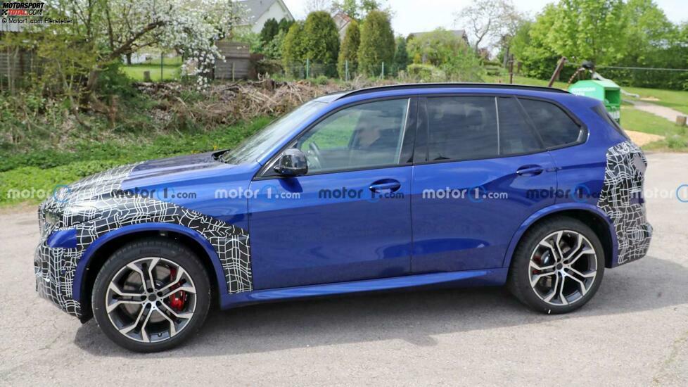 BMW X5 M60i LCI als Erlkönig erwischt