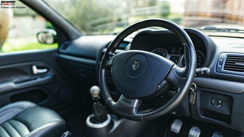Renault Clio V6 Acid Yellow