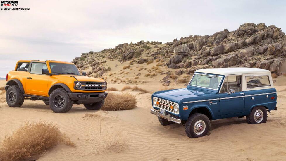 2021 Ford Bronco und 1966 Ford Bronco