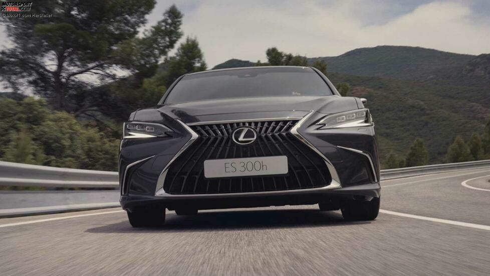 Lexus ES (2023)