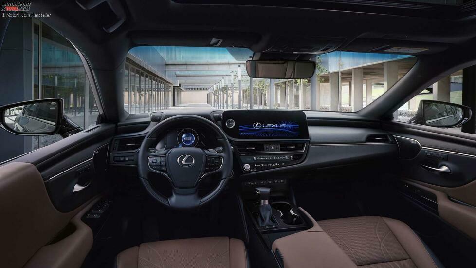 Lexus ES (2023)