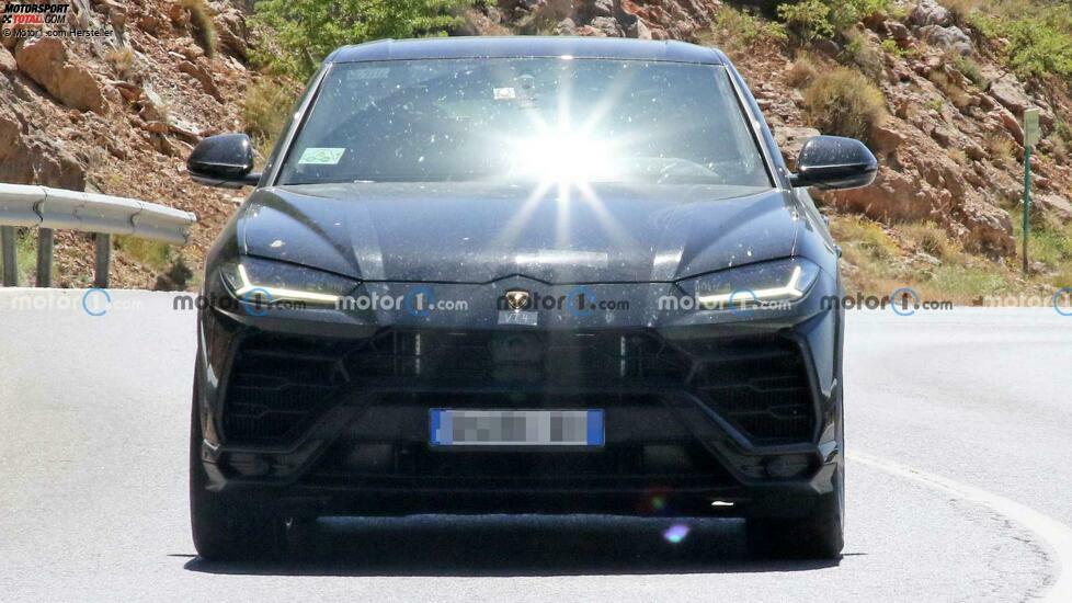 Lamborghini Urus PHEV (2022) als Erlkönig