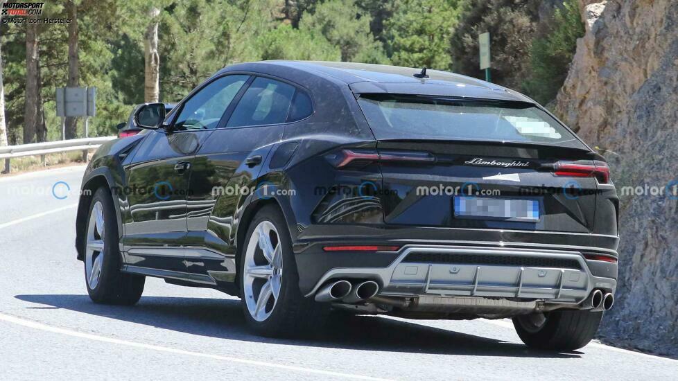 Lamborghini Urus PHEV (2022) als Erlkönig