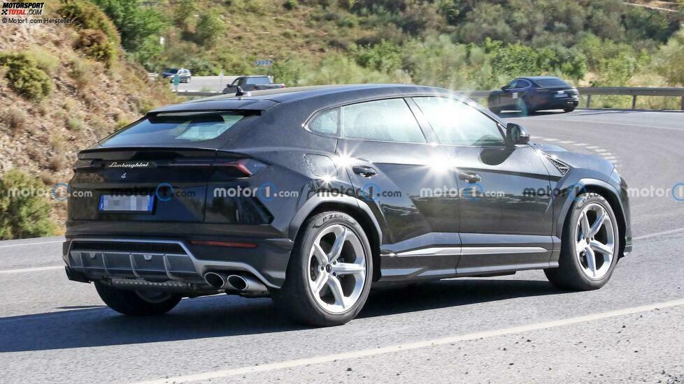 Lamborghini Urus PHEV (2022) als Erlkönig