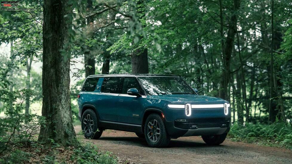 Rivian R1S in Rivian-Blau