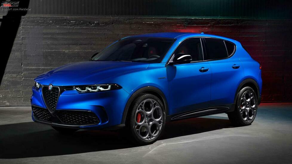 2023 Alfa Romeo Tonale Veloce Front Three Quarters