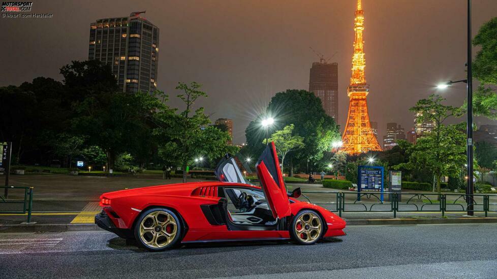 Lamborghini Countach In Japan