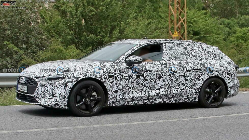 Audi A4 / RS4 Avant (2023) als Erlkönig