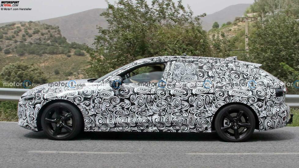 Audi A4 / RS4 Avant (2023) als Erlkönig