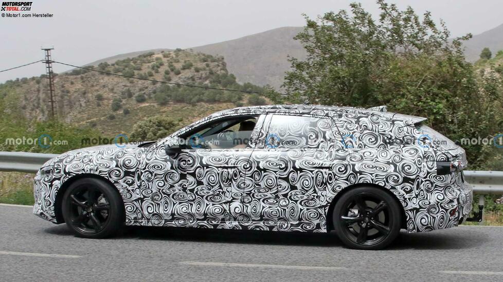 Audi A4 / RS4 Avant (2023) als Erlkönig