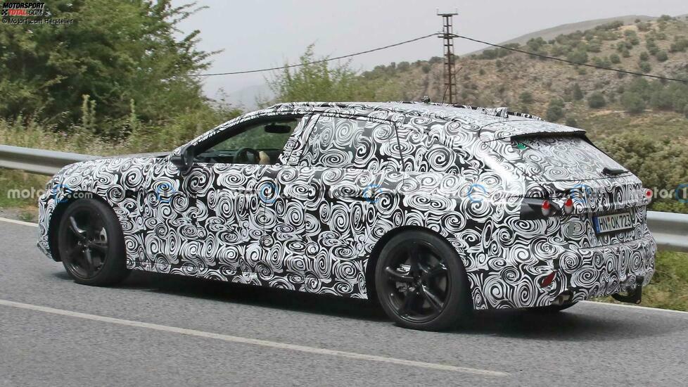 Audi A4 / RS4 Avant (2023) als Erlkönig