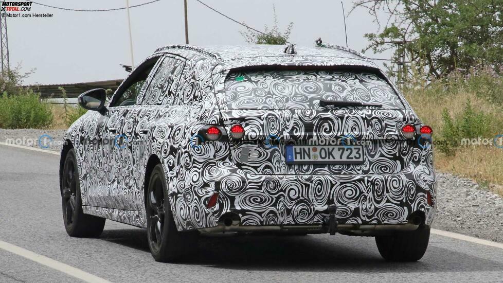 Audi A4 / RS4 Avant (2023) als Erlkönig