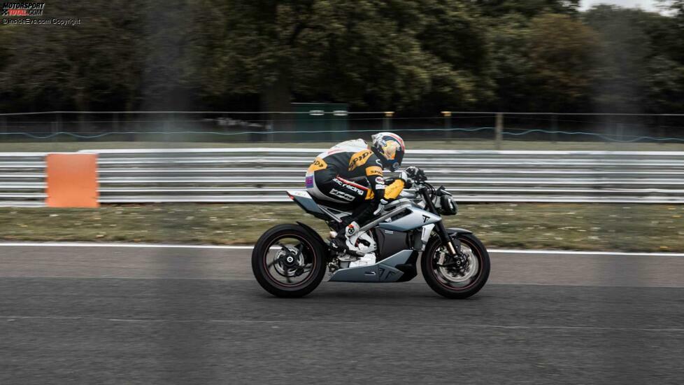 Triumph TE-1 - Tests auf der Rennstrecke