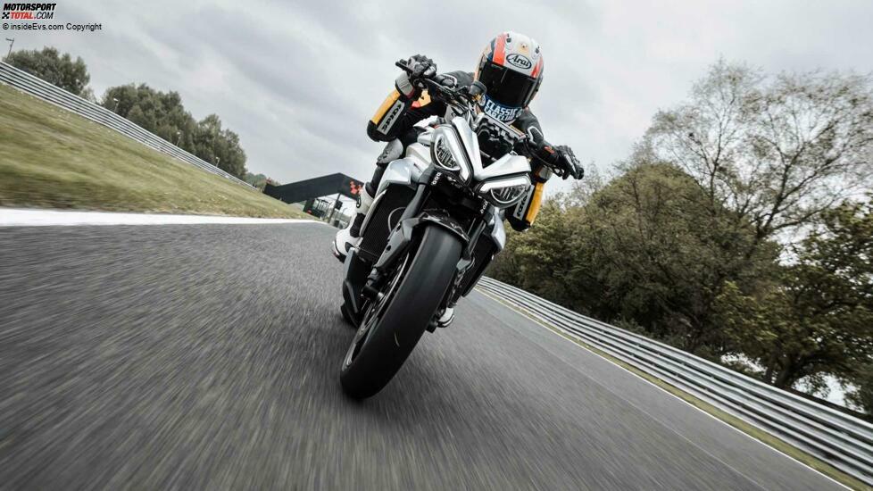 Triumph TE-1 - Tests auf der Rennstrecke