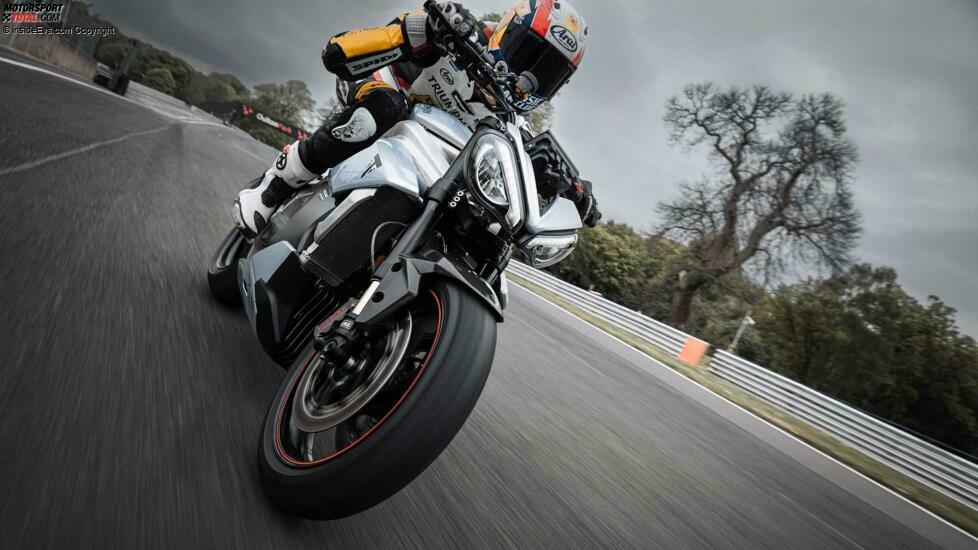Triumph TE-1 - Tests auf der Rennstrecke