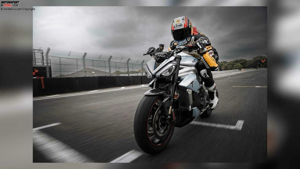 Triumph TE-1 - Tests auf der Rennstrecke