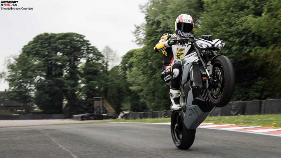 Triumph TE-1 - Tests auf der Rennstrecke