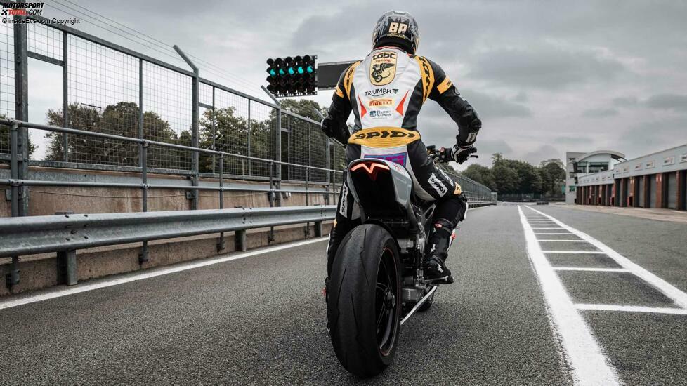 Triumph TE-1 - Tests auf der Rennstrecke