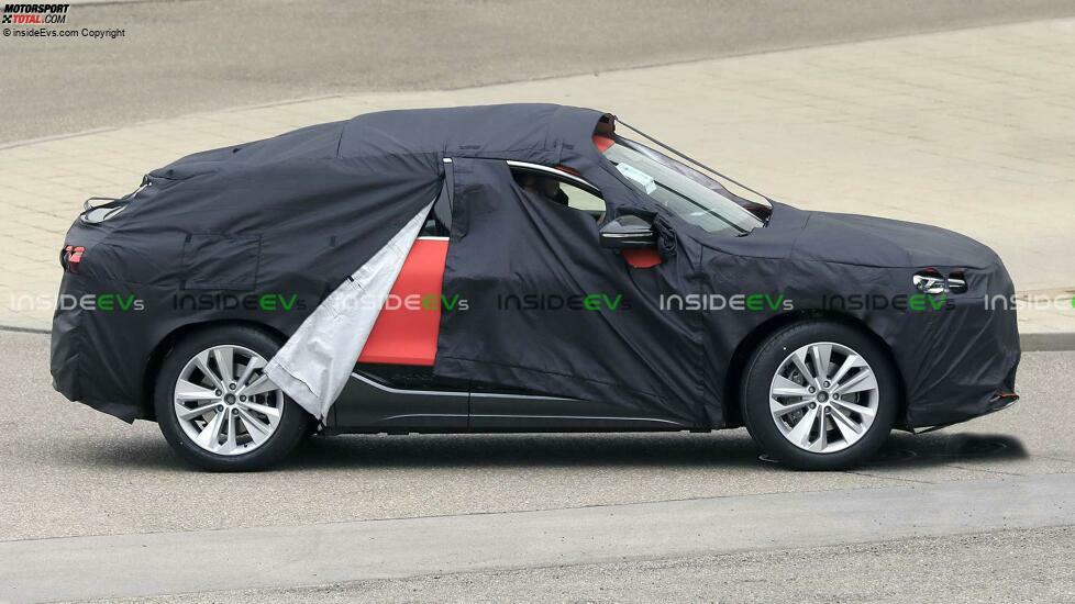 Audi Q6 e-tron Sportback (2023) auf ersten Erlkönigfotos