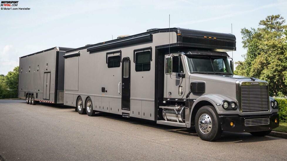 Freightliner Coronado Camper + Haulmark Garagen-Anhänger