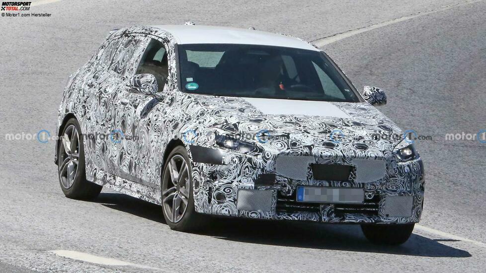 BMW 1er (2023) mit Facelift als Erlkönig