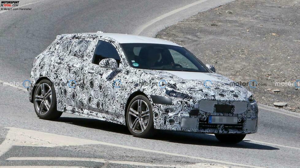 BMW 1er (2023) mit Facelift als Erlkönig