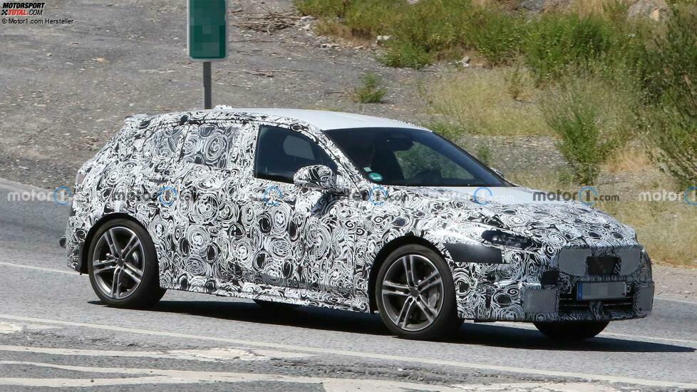 BMW 1er (2023) mit Facelift als Erlkönig