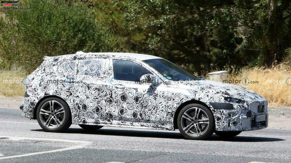 BMW 1er (2023) mit Facelift als Erlkönig