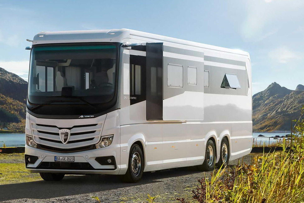 Der Luxus-Wohnmobilhersteller Morelo zeigt auf dem diesjährigen Caravan Salon in Düsseldorf gleich drei Neuheiten in verschiedenen Fahrzeugklassen